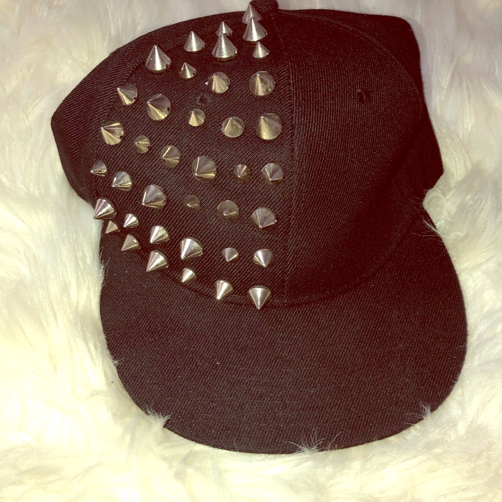 🧢 Forever 21 | spiked stud SnapBack hat